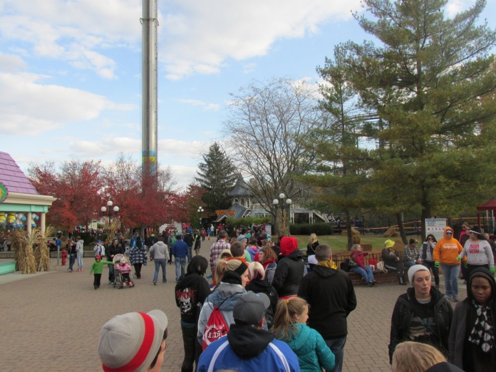 1675098878_kingsislandhalloween2015037.thumb.JPG.0e4a86a38d1446ae594367f813e511bd.JPG