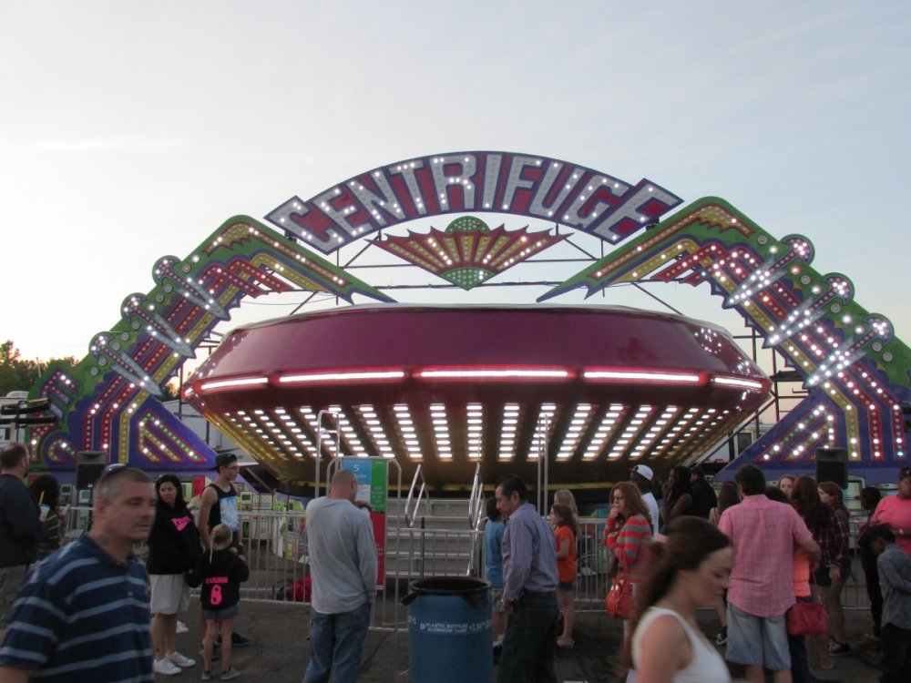 1682109341_coastermaniaandcarnival2015280.thumb.JPG.39d61f46a8f74546e3789eb3cec7c702.JPG