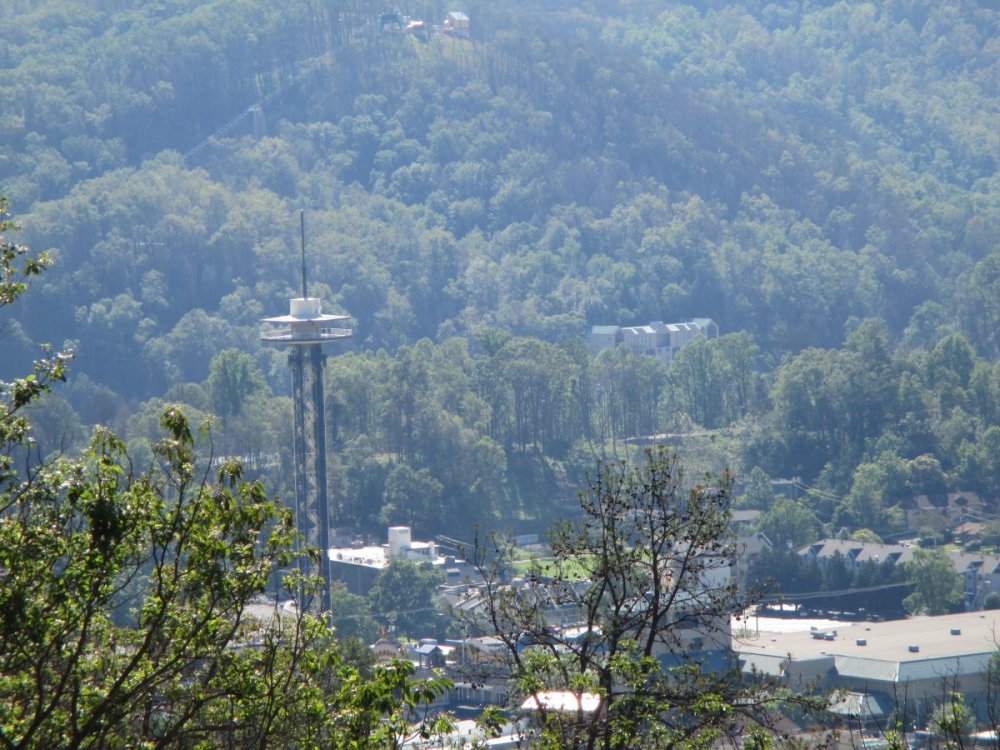 169381402_GatlinburgSpaceNeedle.thumb.JPG.6b4c907179da4c61acfa617c57e57bb2.JPG