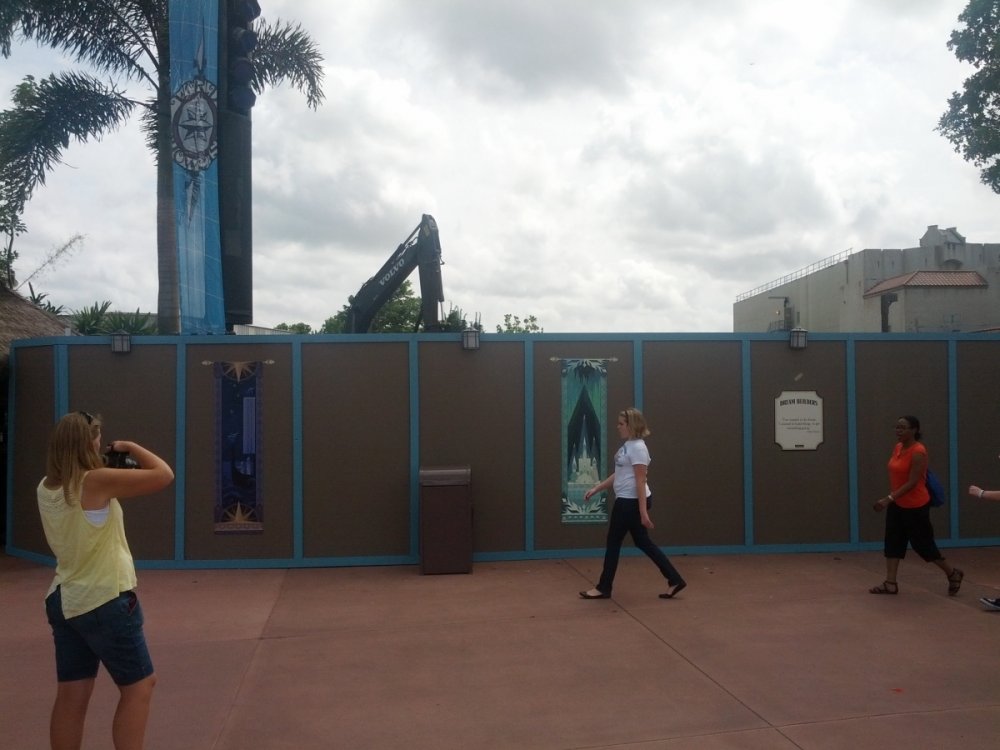 16_epcot.thumb.jpg.44e5f83a0357075042a33dab753a43a6.jpg