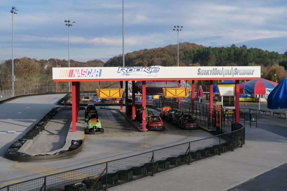 1708036486_SmokyMountainSpeedway.thumb.JPG.a297c21cb85c1c5581b89c5dacf5eeab.JPG