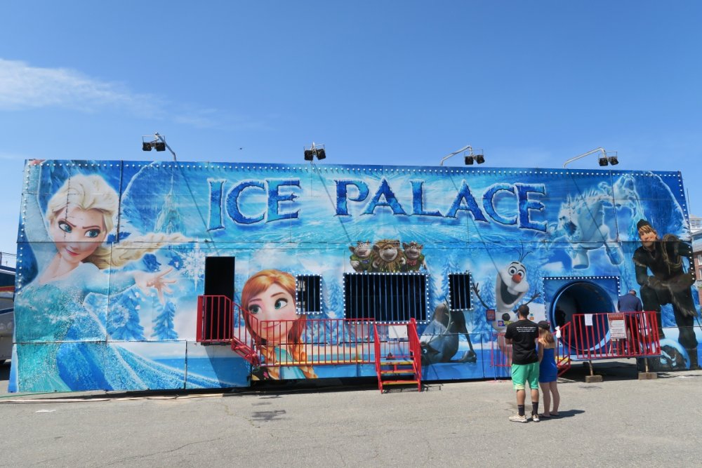 1735945096_IcePalace(Exterior).thumb.JPG.3b762a3510297409c63d26feab95a45b.JPG