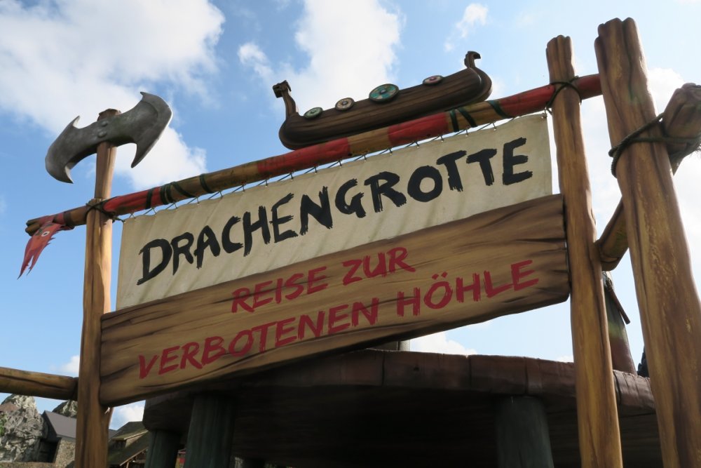 1747973841_DrachengrotteSign.thumb.JPG.19658e23e641369ac137f86126c1a545.JPG