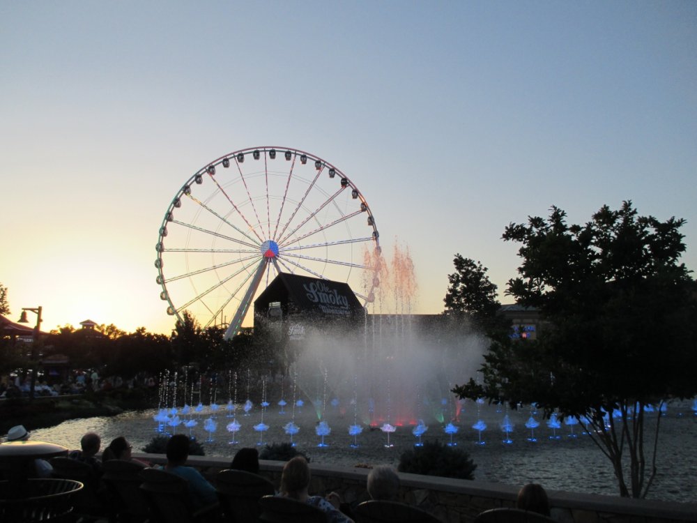 1755955941_GreatSmokyMountainWheelwithFountain.thumb.JPG.575e49cd096210b80982a84ce42e80a3.JPG