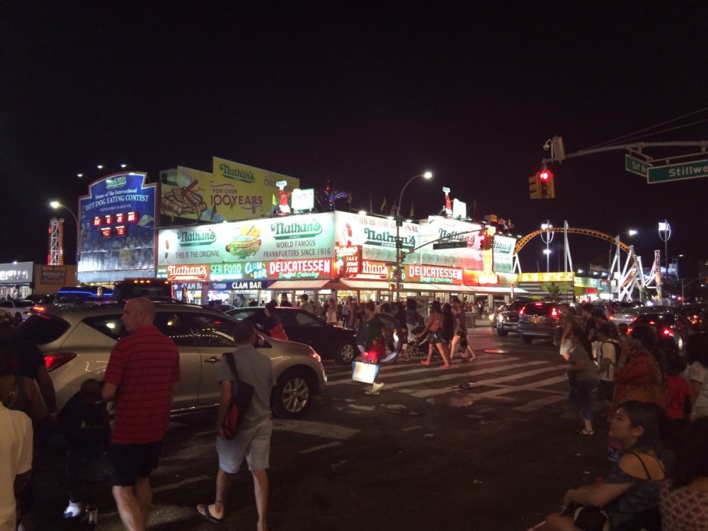 1756726668_NathansFamous(Night).thumb.JPG.f7a5affab5583068b17007a07c3c84ae.JPG