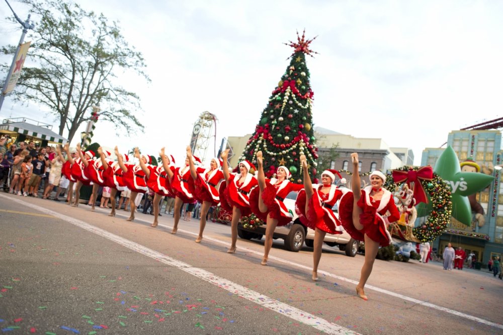 1760321313_05_MacysHolidayParade.thumb.jpg.8f8862bb32ac8ba6ffac3bd063673b6a.jpg