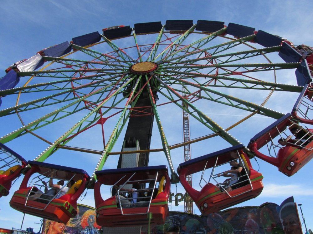 1763825864_coastermaniaandcarnival2015211.thumb.JPG.05d0de6670b7240b5f74d7e7db6ec1e7.JPG