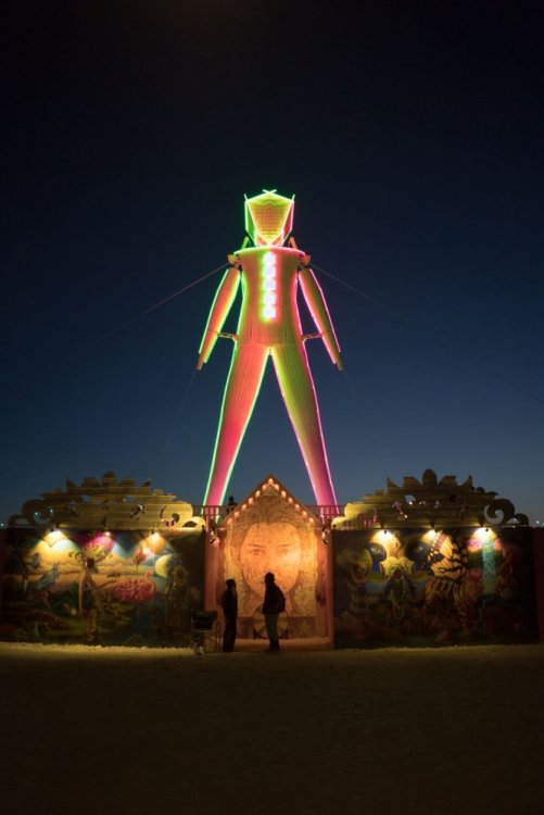 1773565815_BurningMan2015062photobyDuncanRawlinson.thumb.jpg.98c4be43f6f04a9e2f5087323a3df3c5.jpg