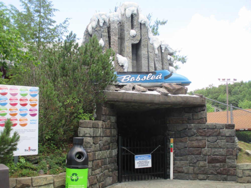 1786925006_AlpineBobsledClosed.thumb.JPG.7da12c4085e8d2762148420ae1bca6fa.JPG