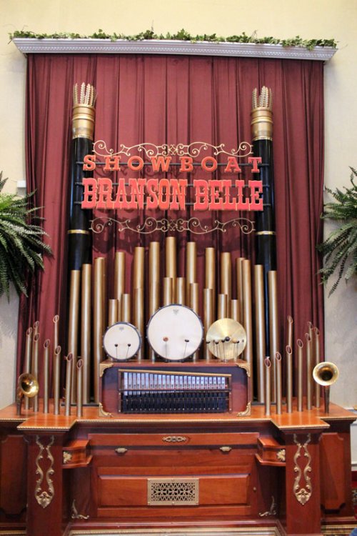 1790853202_ShowboatBransonBelle018.thumb.JPG.fab3b8f8b6521c64f086bf16ee367077.JPG