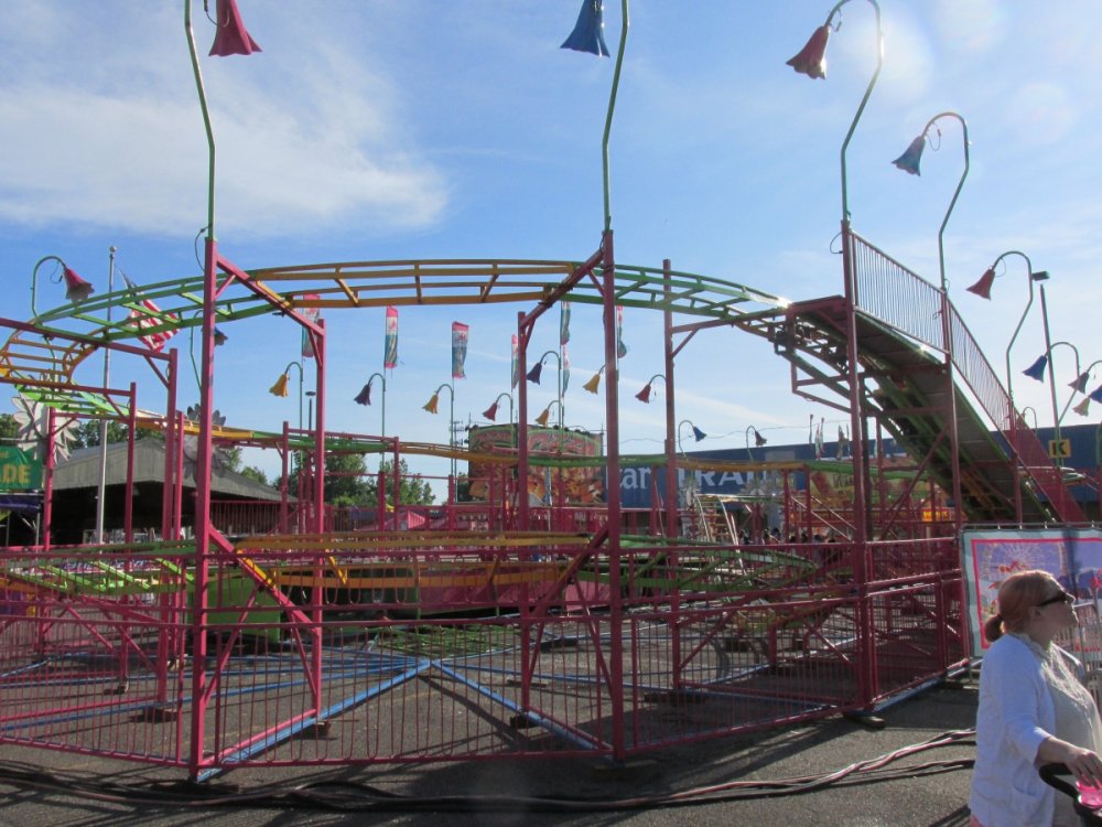 1846051829_coastermaniaandcarnival2015223.thumb.JPG.2a098bca7a6c1a2d1b885a2b465262da.JPG