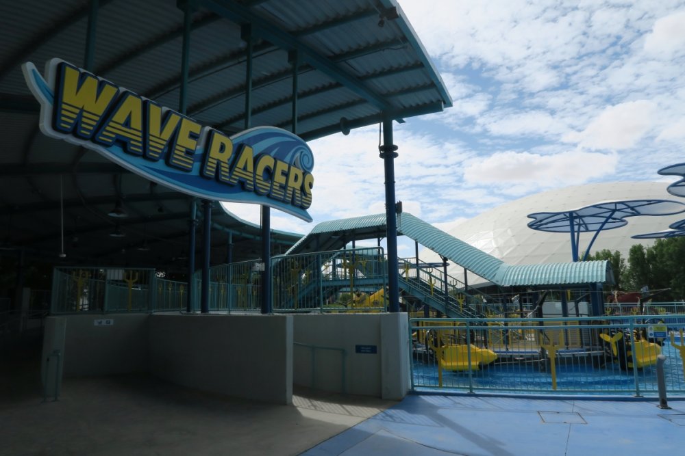 1930473141_WaveRacersSign.thumb.jpg.65fe7dffe062bca61997f8811df565f1.jpg