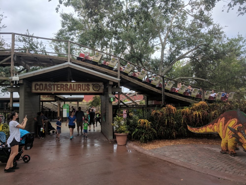 1975954329_CoastersaurusEntrance.thumb.jpg.d1148a4464d6b3c19f7bf4a8701076ad.jpg