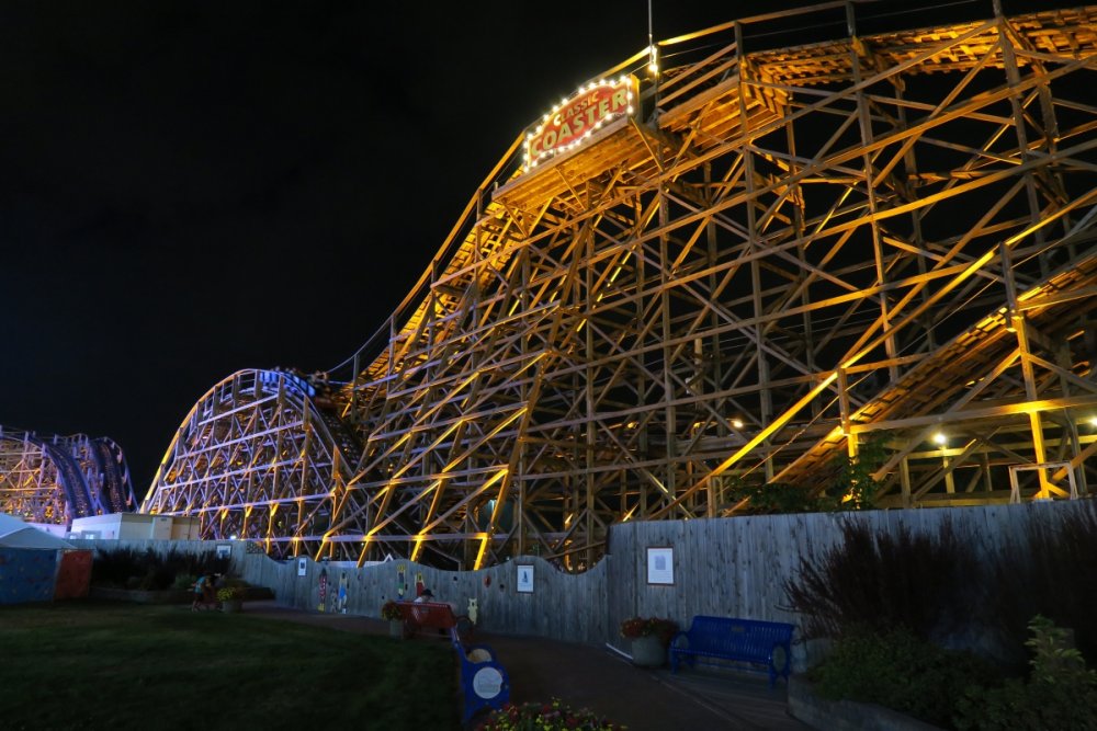 199825616_ClassicCoasterOverview(Night).thumb.JPG.715f5b5ba940dba70a7f99759e52e0b4.JPG