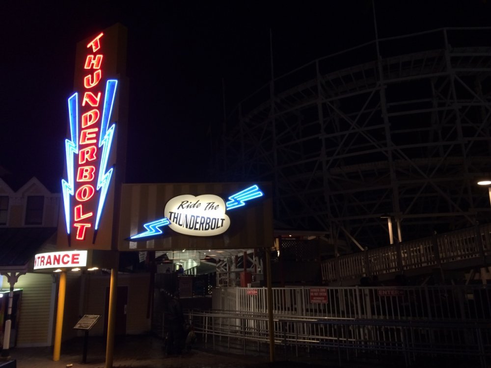 2003151528_ThunderboltSign(Night).thumb.JPG.7ddf3a15c2a79f4e4d514299c9618f18.JPG