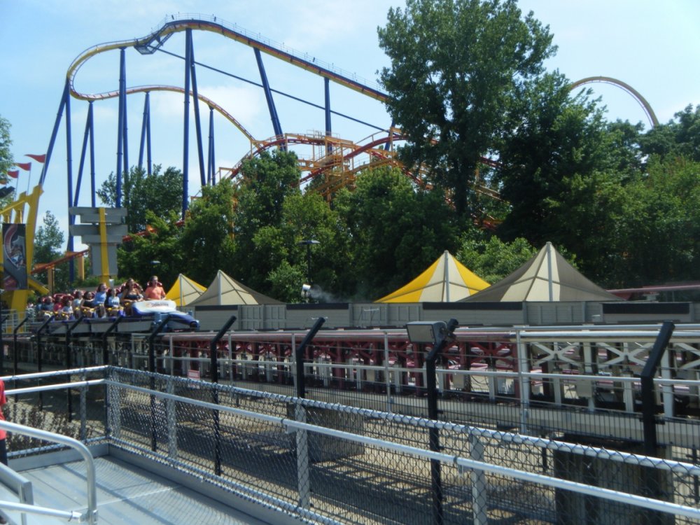 2071581379_TopThrillDragster003.thumb.JPG.b5452aaa360d4cb5fc799d8e895fa12a.JPG
