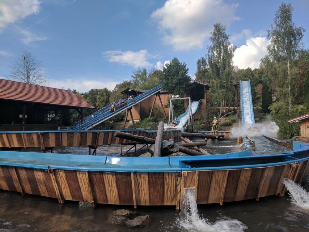 2105668068_WildwasserbahnSplashdown.thumb.jpg.2db75c1ec734d5bb6ec08ba5d5aa52bd.jpg