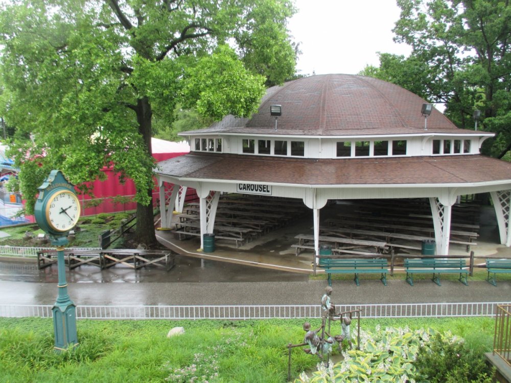 2135543611_CarouselPavilion.thumb.JPG.dac243783db1453c40e14804fbe21c32.JPG