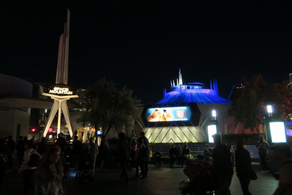 243152875_SpaceMountain(Night).thumb.JPG.99f35c3bc4a07f64a03bc08dd53ffacc.JPG