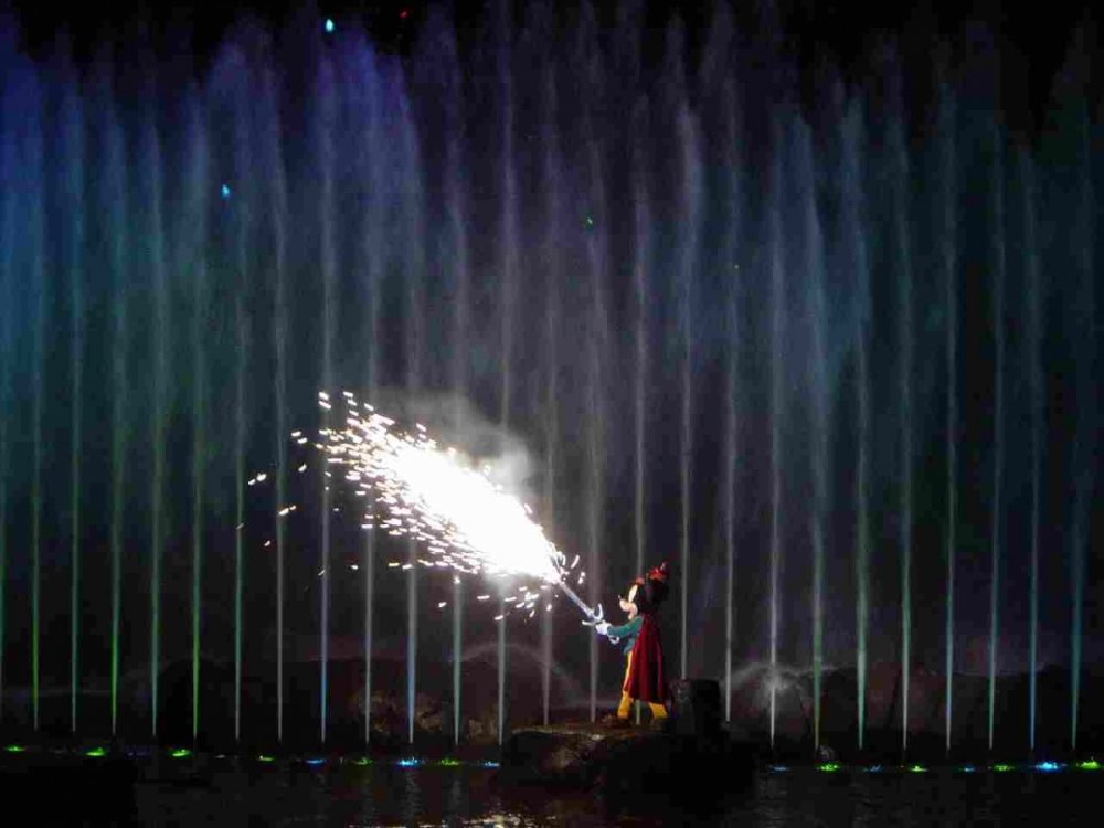280851739_fantasmic3.thumb.jpg.cd1f2071ef116566e07a71182ef5fb01.jpg