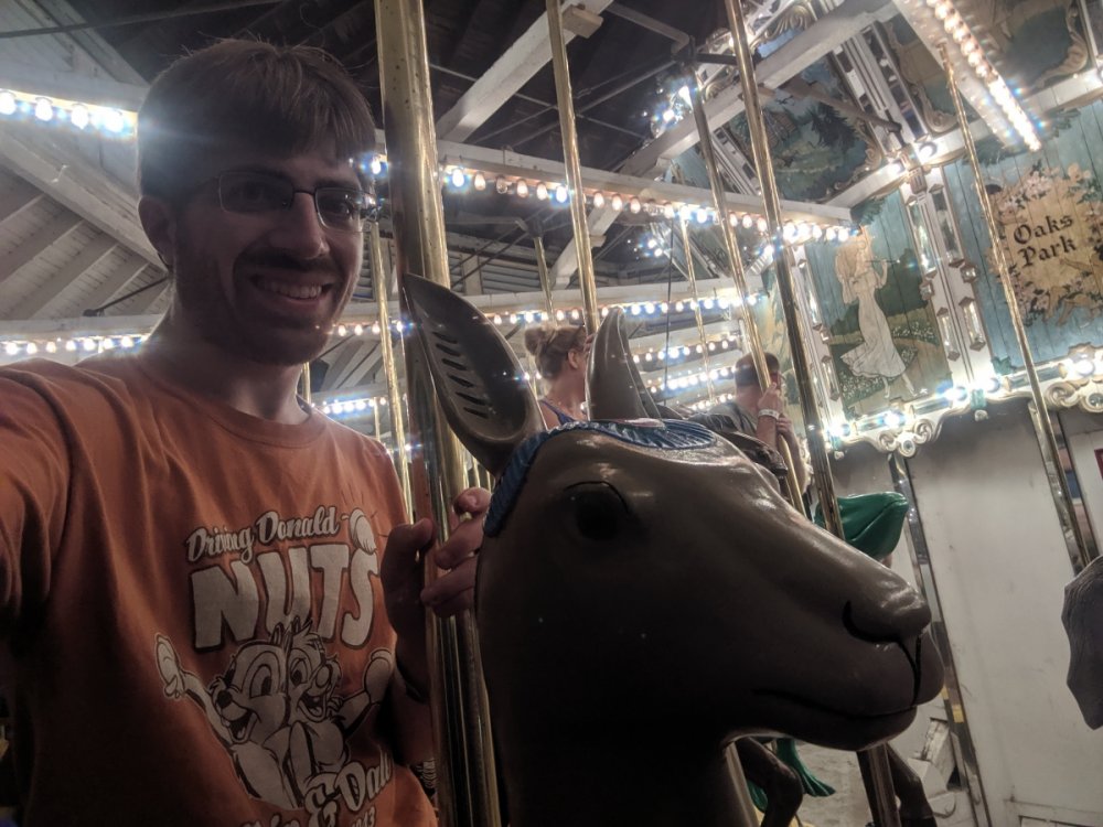 324442622_CarouselSelfie.thumb.jpg.600340c012d32d12ac7551ec57901460.jpg