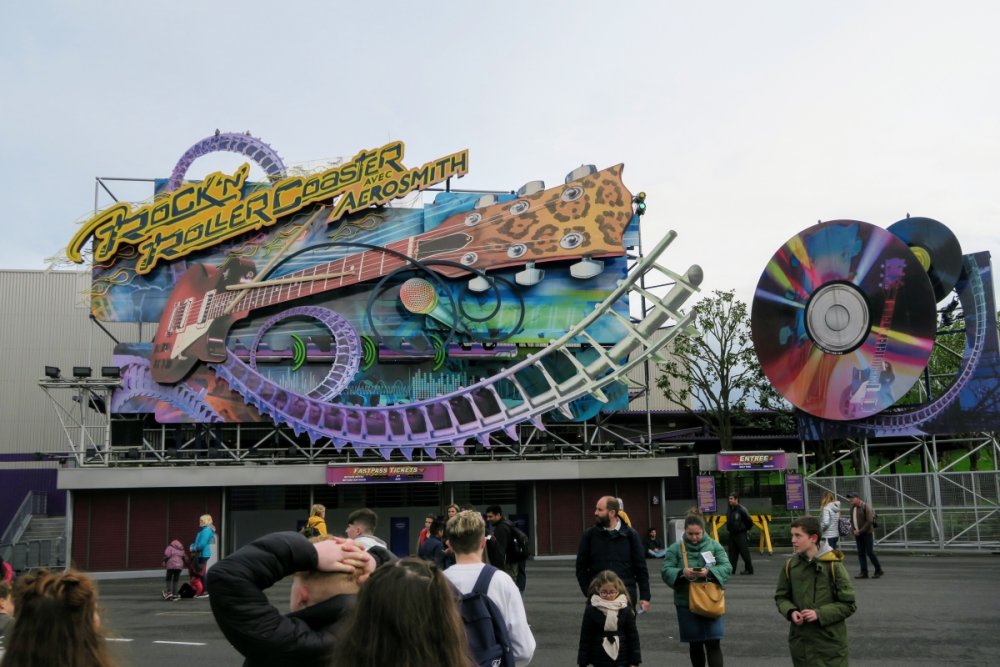 332855512_RocknRollerCoasterExterior.thumb.jpg.d1988ea9d8c08a3362c0dc15fd8feb83.jpg