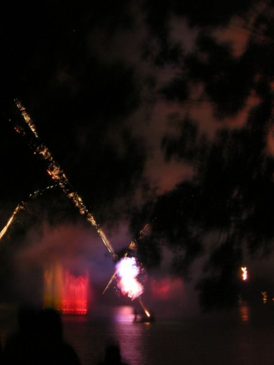360609834_Day6-Fireworks.thumb.jpg.04981db8b7107328aae1b8a621794bc0.jpg