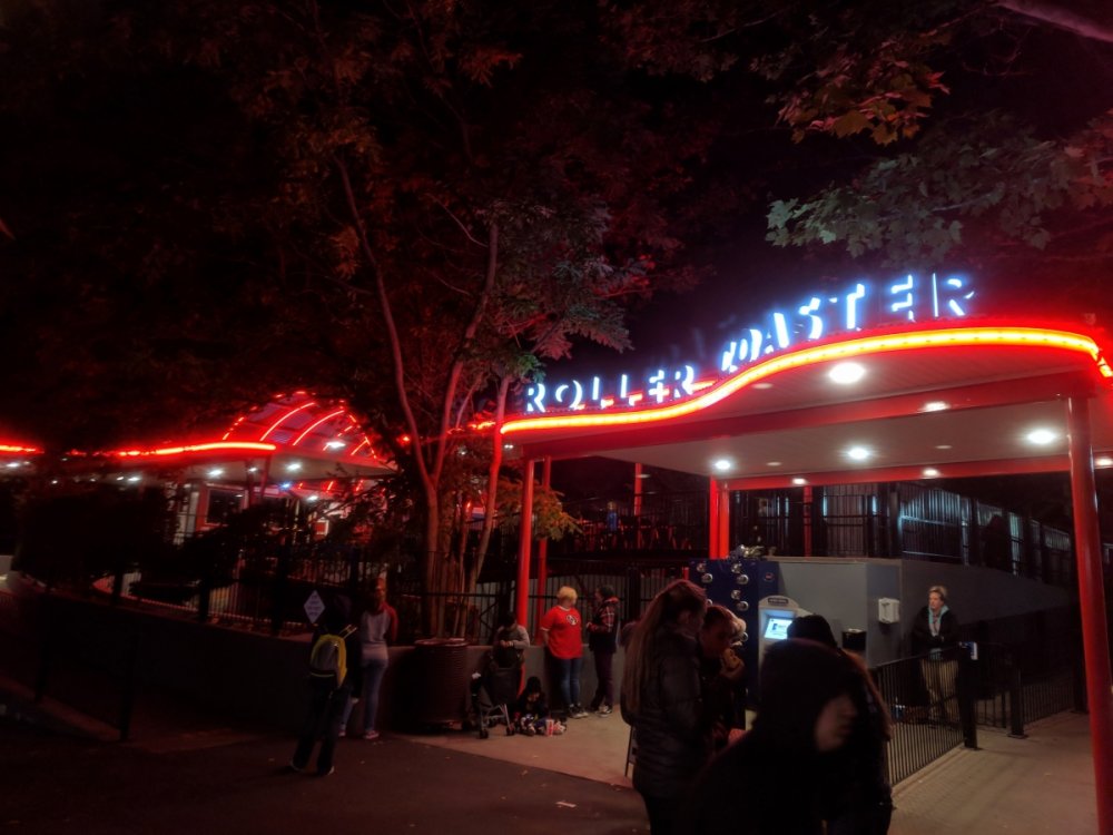 394492828_RollerCoasterStation(Night).thumb.jpg.187e20e1ce6c362afe5f929cb5415c9f.jpg