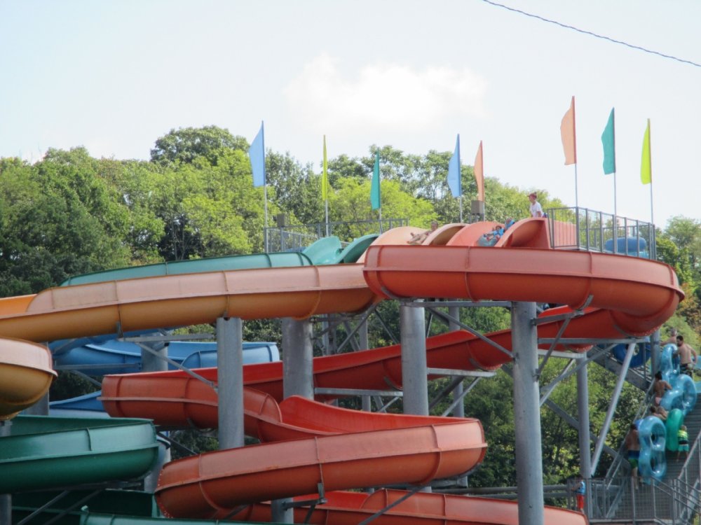 39620795_WaterSlides.thumb.jpg.1c5204ec7b1a8043c039569836a87bf6.jpg