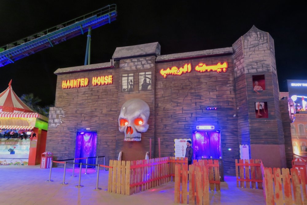 407466521_HauntedHouse.thumb.jpg.cfad0f17a739c56091ab3432a5de149f.jpg