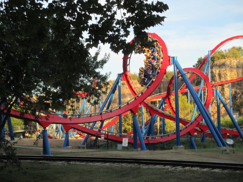 413118729_SupermanKryptonCoasterCorkscrew.thumb.JPG.9ad8db96f556efe6ef36c0c24d1cfcb1.JPG