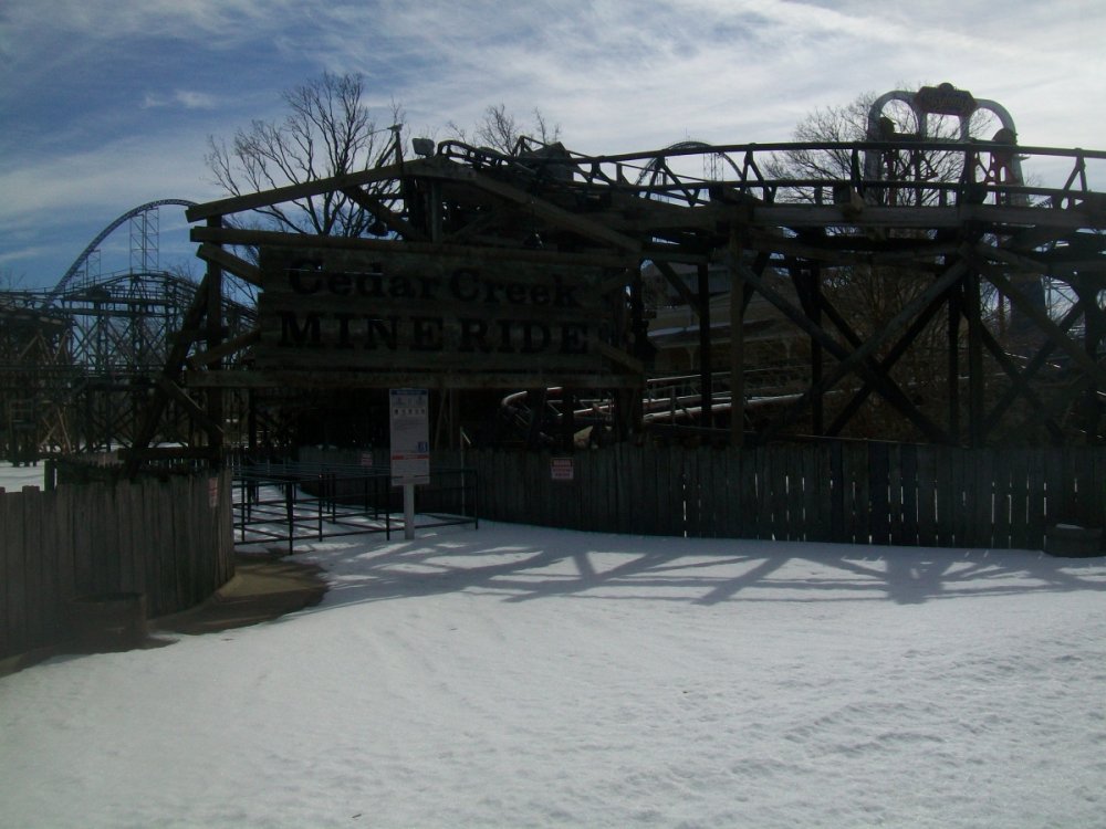 450428108_cedarpointwinter2014202.thumb.JPG.9257ae56147febbffdab652b7190cab1.JPG