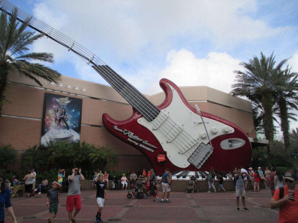 452138669_RocknRollerCoasterGuitar(2018).thumb.jpg.54ef54e1f9d0ff8d39c529d59a242a76.jpg