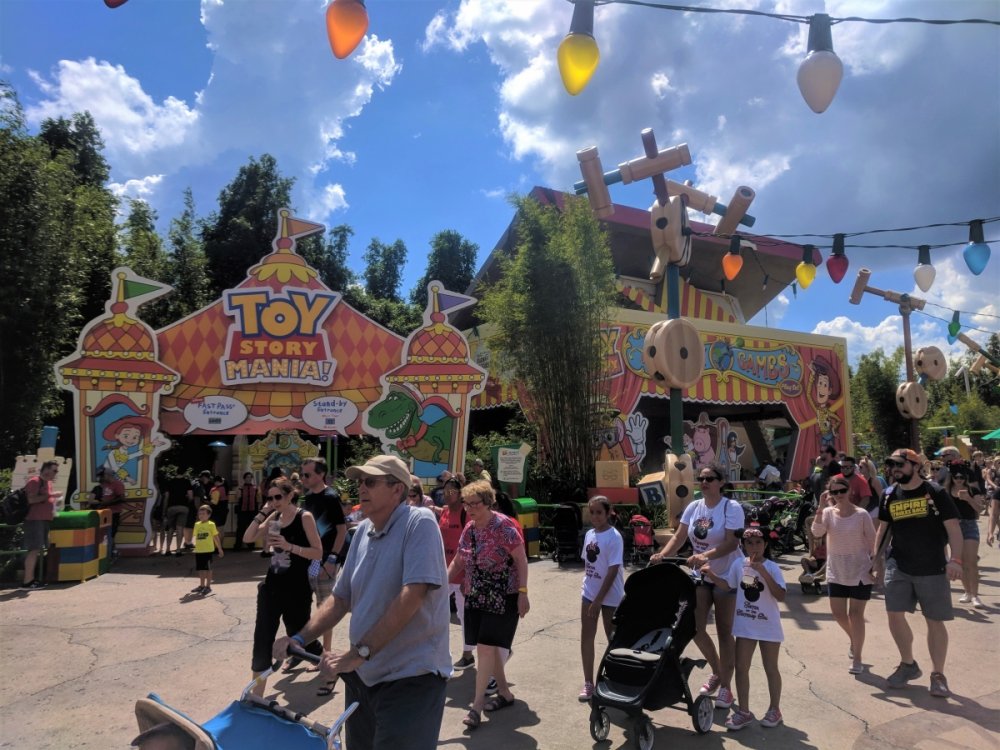 48076856_ToyStoryManiaEntrance(2018).thumb.jpg.99e838ac89b7a2cb0afd0735b1e94653.jpg
