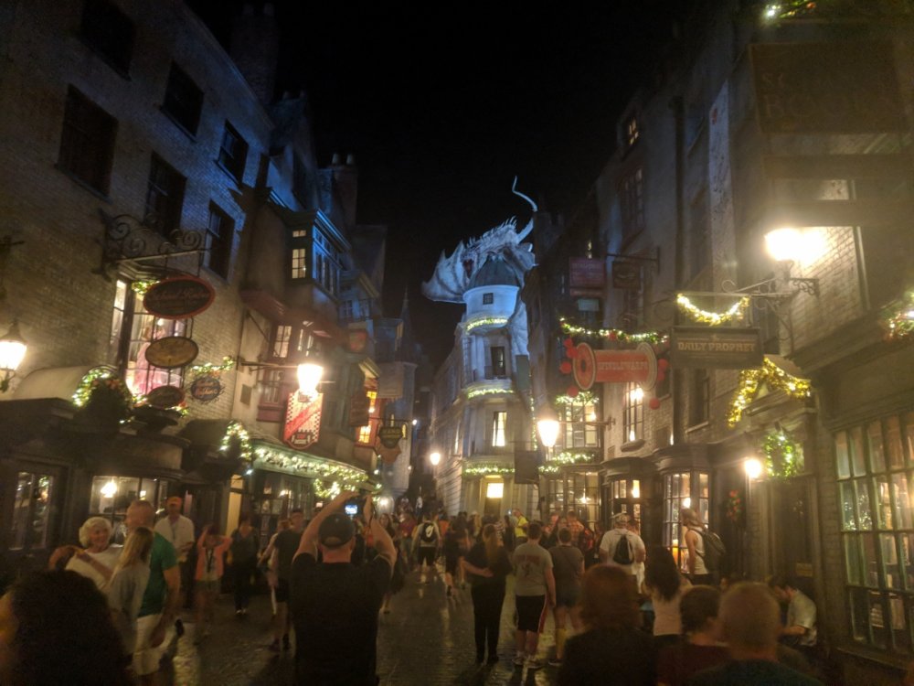 51953577_DiagonAlley.thumb.jpg.2863918c8d3d8b6d581e3455d2376ba3.jpg