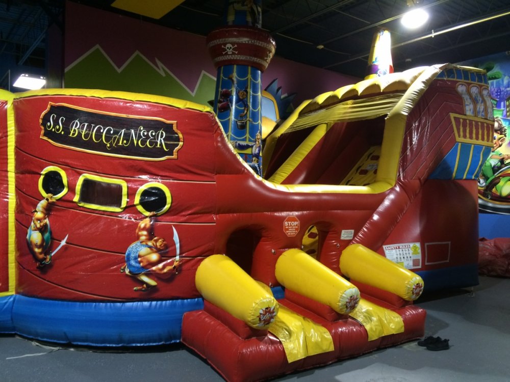 575580177_InflatableShip.thumb.JPG.85d1662c3949800c465c2031c7bb4f0b.JPG