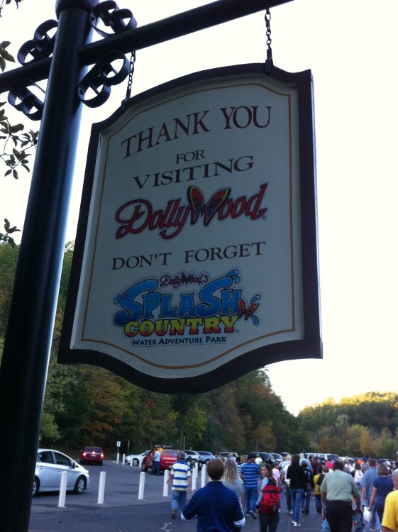 599574726_Dollywood068.thumb.jpg.461f4ef5ffdb18e94cb775ae26848e75.jpg