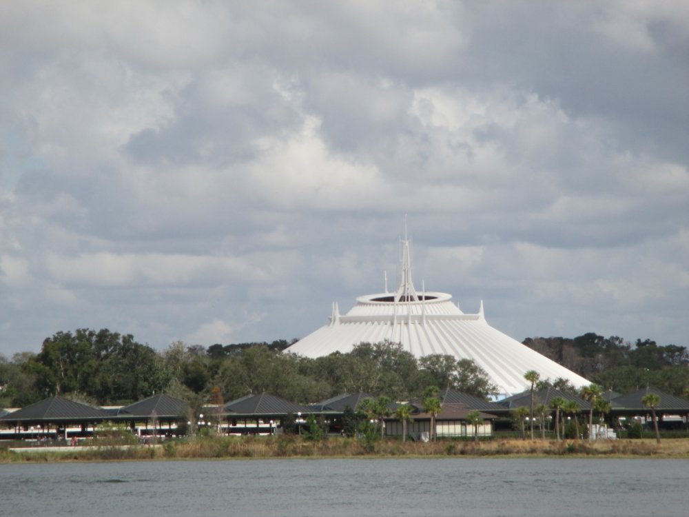 605561483_SpaceMountainDome.thumb.jpg.4d636589a4265a578f62744393cb0601.jpg