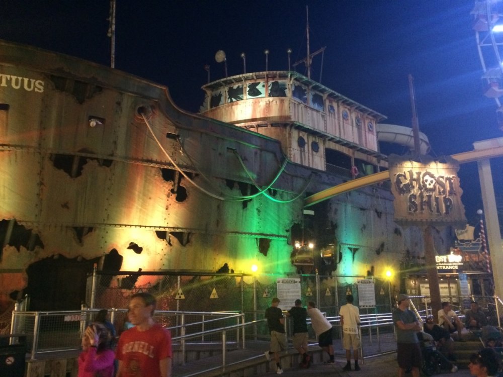 606671602_GhostShip(Night).thumb.JPG.7d492569de321f98a9d0d48a6d64c2af.JPG