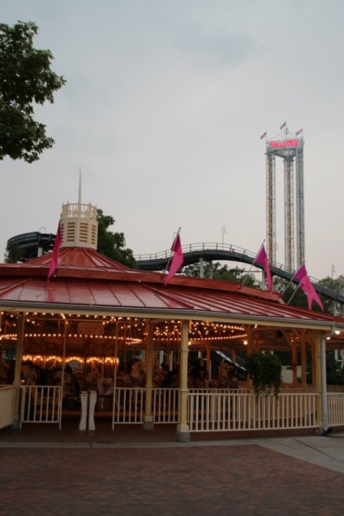 636614482_Valleyfair281.thumb.JPG.d16aa144c70905bb9a225dca8ad40094.JPG