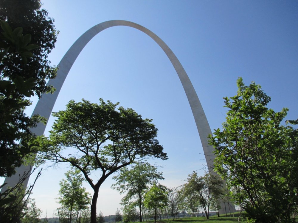 682760929_GatewayArch1.thumb.jpg.c12dca67c57b4249651dc94d515f01d7.jpg
