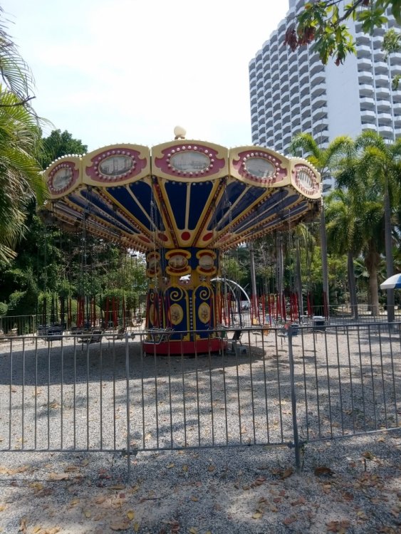 718183993_PattayaParkWaveSwinger.thumb.jpg.7c359a3e3454be74da8fb6bc4ec72b8b.jpg