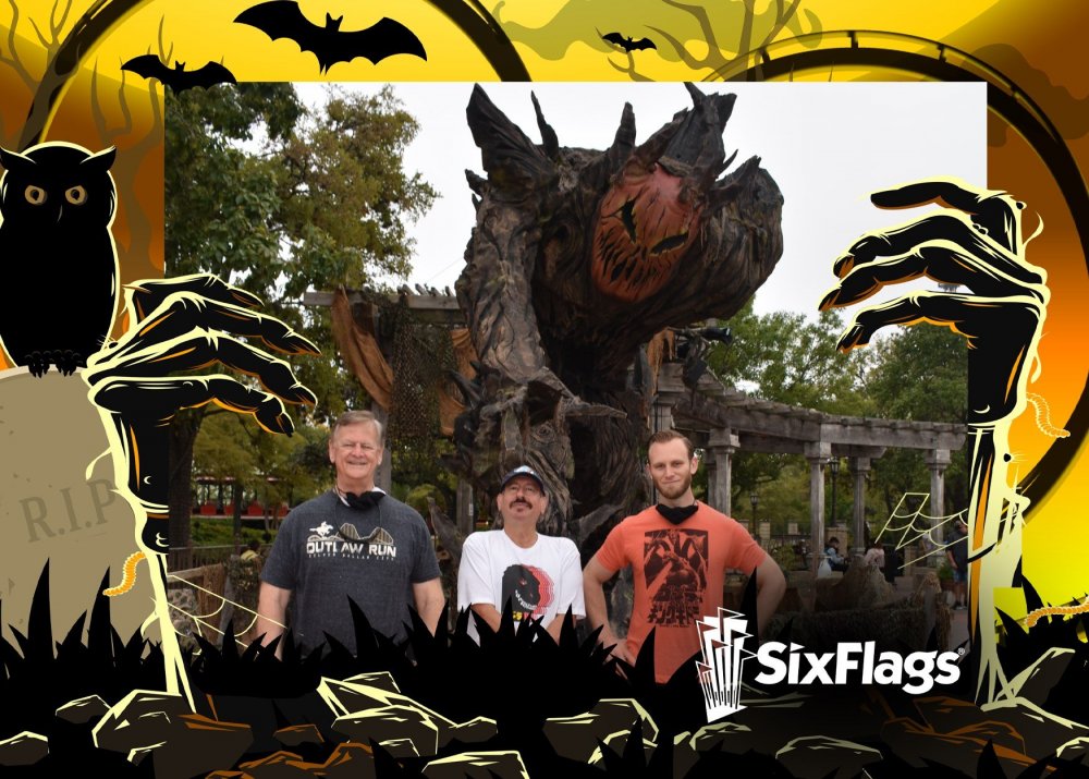 763490520_SixFlags-id248705910-2.thumb.jpg.5f77b1b09afd1eed0065c86ea2c6e48a.jpg