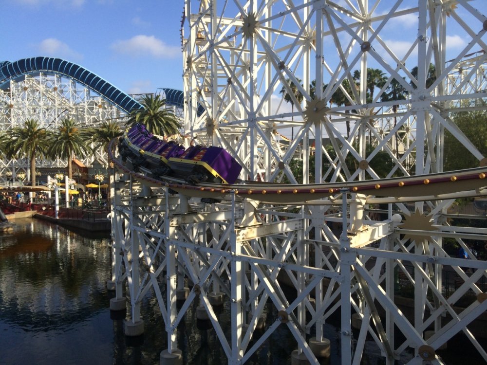 772390340_CaliforniaScreaminTurn.thumb.JPG.facc9366846f59fc515a89daccf41aa0.JPG