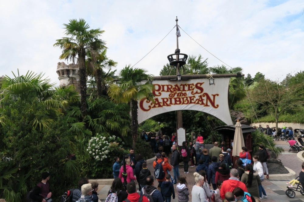776203759_PiratesoftheCaribbeanEntrance.thumb.jpg.b2e6c3cf706703b57874712399b4296f.jpg
