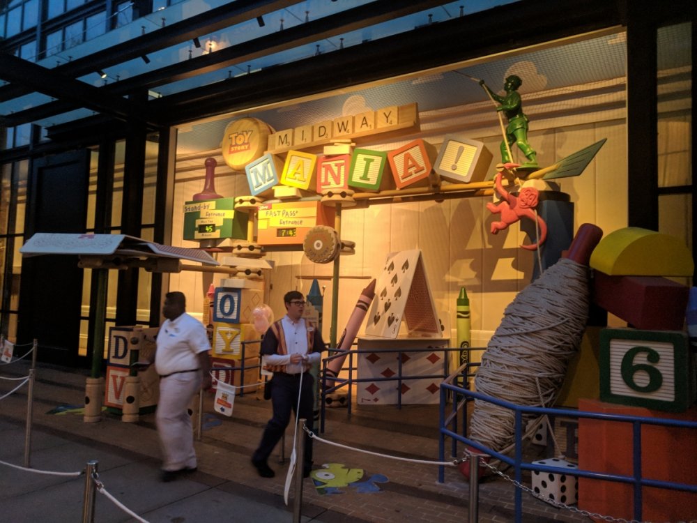 835407249_ToyStoryMidwayManiaEntrance.thumb.jpg.388bd2f7273ef622651c338e90ab8a87.jpg