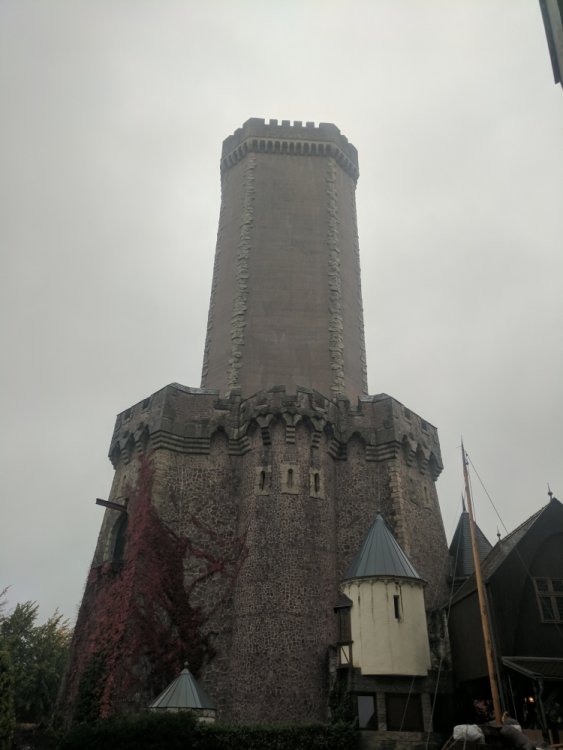 838424376_MysteryCastleBuilding.thumb.jpg.fa763af7946d2c2bf5531de4d39fd0e9.jpg