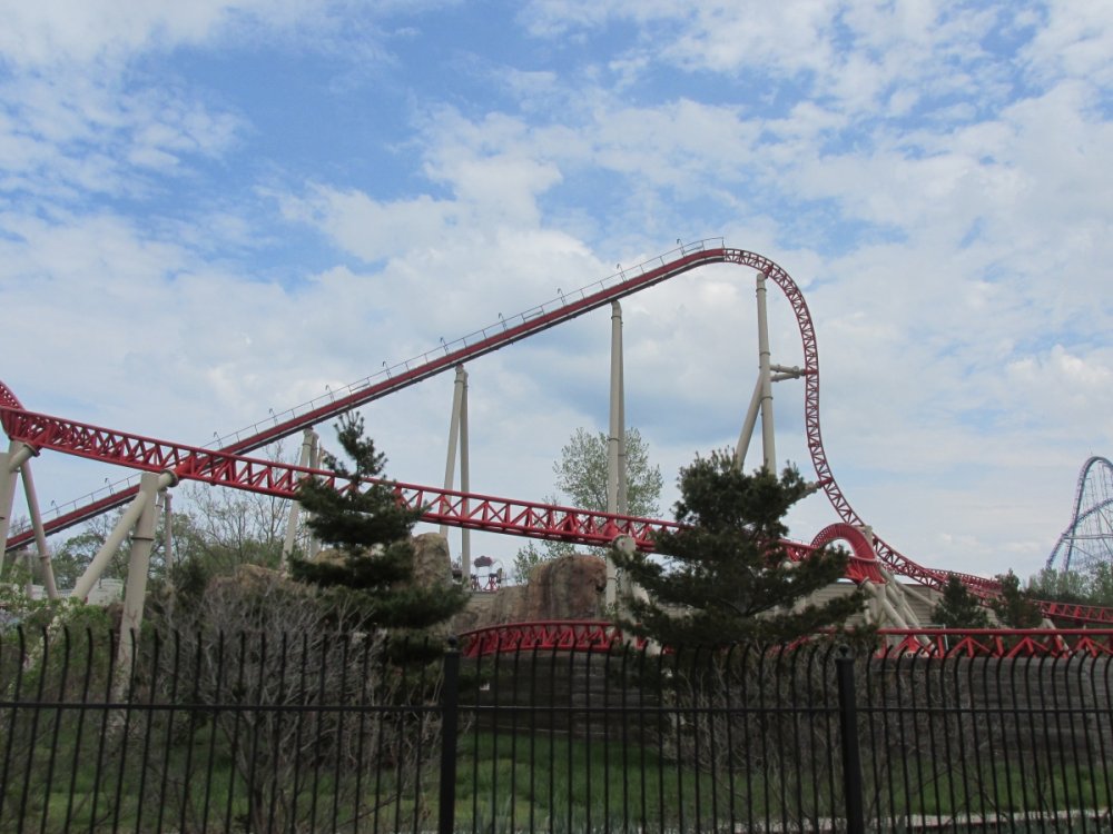 839092921_cedarpoint2015openinddayandrougaroumedia348.thumb.JPG.cffde98f8c4e8319b5667c5611de8d67.JPG