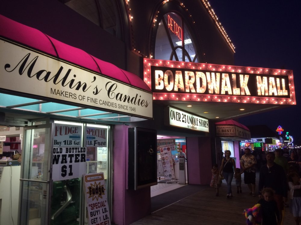 847894051_BoardwalkMall.thumb.JPG.fcbf1210b6fa953e1d890ec7734c1b77.JPG