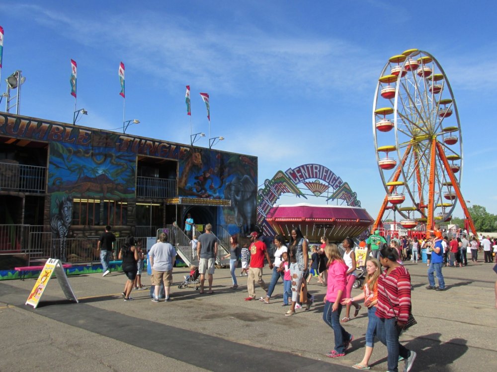 869010527_coastermaniaandcarnival2015209.thumb.JPG.a4a5f310d1fe606b7a67f9bb78086ae9.JPG